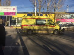 Автоледи из Волгодонска протаранила реанимобиль с младенцем 