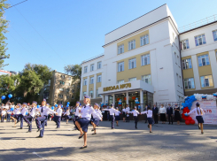 «Дистанционка — это не обучение»: как прошли школьные линейки в Ростовской области