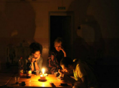Жильцам сотен домов попеременно придется посидеть без света до конца рабочей недели в Ростове