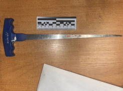 В Ростове брат едва не убил брата инструментом для снятия автомобильного стекла