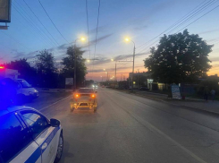 В Ростове на проспекте Стачки автомобиль сбил 7-летнюю девочку