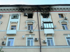 Спасатели накормили и приютили погорельцев, оставшихся без дома после пожара в Ростове