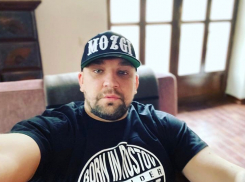 Баста отправил маски и медицинские костюмы в ростовскую ЦГБ