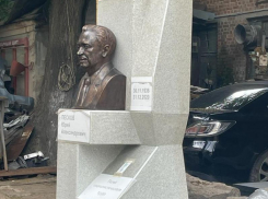 «Ростсельмаш» потребовал от скульптора переделать за свой счет памятник экс-директору завода