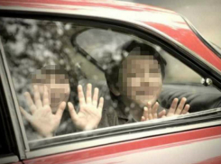 Безутешная ростовчанка подробно рассказала о гибели дочек в раскаленной машине-убийце