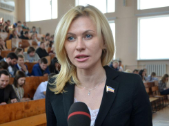 Опозорившаяся историей с айфоном Екатерина Стенякина будет представлять Ростовскую область в Госдуме