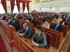 При выходе на пенсию ростовские чиновники имеют право на получение до 24 окладов