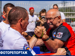В Ростове армрестлеры показали настоящую мощь на Гребном канале