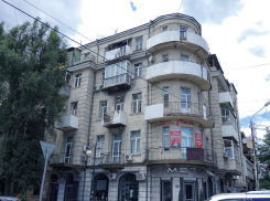 Суд обязал снести самовольную пристройку у памятника архитектуры в Ростове