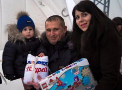 Награждение победителей конкурса «Звездочки Нового года-2017» состоялось на главном ледовом катке Ростова