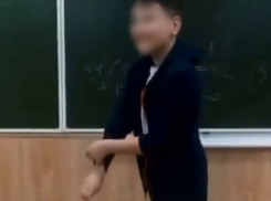 В Таганроге третьеклассник пригрозил изнасиловать учительницу