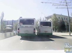 Водители пассажирских автобусов в Ростове устроили гонки на маршруте 
