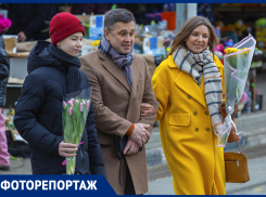 Девушки, цветы и пробки: как Ростов-на-Дону встретил 8 марта