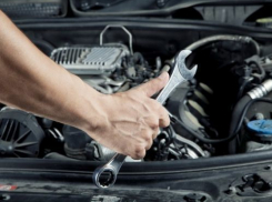 Ушлый автослесарь продал машину клиента и прикарманил деньги в Ростовской области