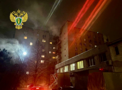 Прокуратура начала проверку после гибели трех человек в пожаре в общежитии Ростова