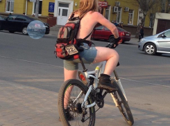 В Ростове полуголого парня приняли за девушку 