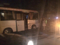 Лихая маршрутка с пассажирами врезалась в легковушку в Ростове