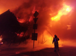 На рынке «Атлант» под Ростовом произошел крупный пожар