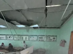 Потолок обрушился прямо во время уроков в одной из школ Ростовской области