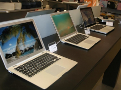 Две подруги планировали легко и безнаказанно украсть два ноутбука из магазина Ростова