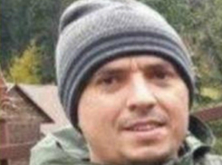 Молодой мужчина загадочно пропал, выйдя из своего автомобиля на парковке в Ростове