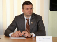 Ростовский депутат, зарабатывающий 1,2 млн в месяц, любит отдыхать в «бюджетной» Абхазии