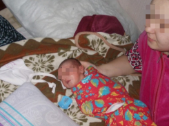 15-летнюю мать из Ростовской области проверяют за оргию на глазах у маленькой дочери