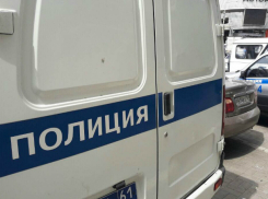 Молодого «да удалого» гаражного вора поймали с «горячим» аккумулятором в руках в Ростове