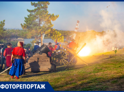 Пушки, шашки и салют: показываем, как прошел фестиваль «Осада Азова» в Ростовской области