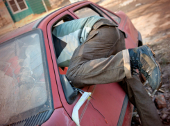 Молодой шахтинский гастролер распотрошил пять автомобилей на улицах Ростова