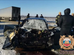 Четыре человека пострадали в ДТП с фурой в Ростовской области