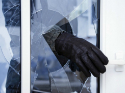 Рецидивист совершил кражу со взломом в одном из коттеджей Ростова