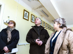 Алексей Логвиненко посетил в Ростове школу и детский сад, где ведется капитальный ремонт