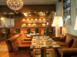 В одном из ресторанов Ростова у женщины украли сумку 