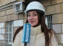 Настя из «Блокнота» вышла на борьбу с сосулями 