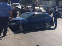 В центре Ростова произошло тройное ДТП