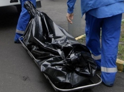 Загадочный труп мужчины обнаружили на улице Малиновского в Ростове