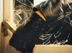 Нежданный гость из Краснодара оставил без имущества владельца частного дома в Ростовской области