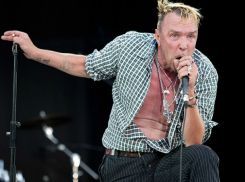 Взрывной трек «Огни играют» для Нового года-2017 написал в Ростове Гарик Сукачев