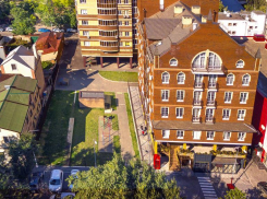 Отель вместо парковки: в центре Ростова собственники офисов ведут борьбу с незаконной гостиницей