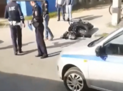 В Ростове мотоциклист попал в реанимацию после столкновения с такси