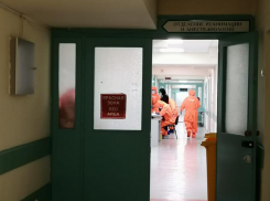 «Тяжелых — 90%»: что на самом деле происходит в красной зоне ковидного госпиталя в Ростове