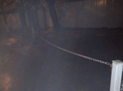 В Ростовском дворе парковку на общественном газоне захватили наглые жители