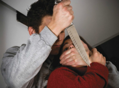 Ножевым ранением в живот закончилась ссора с любовником для жительницы Ростовской области