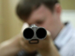 Мучимый ревностью молодой мужчина расстрелял бывшую любовницу из ружья в Ростовской области