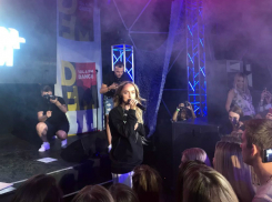 Певица Мари Краймбрери довела до экстаза ростовских поклонниц в ночном клубе