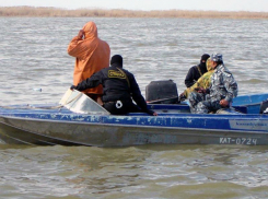 Огромный улов, катер и сети изъяли у молодого браконьера в Ростовской области