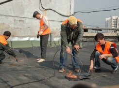 Коммунальщики Ростовской области из-за халатности починили не ту крышу