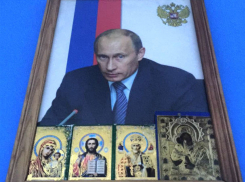 Путин с иконами в кабинете ростовского участкового вызвал бурные эмоции горожан
