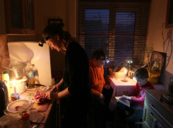 Жители сотен домов Ростова проведут последние дни марта без электричества